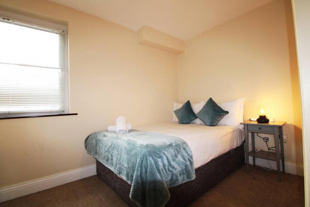 Large 3 Bed, Galway City Centre Daire Dış mekan fotoğraf