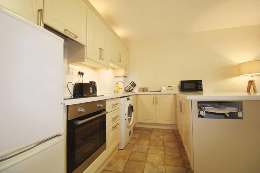 Large 3 Bed, Galway City Centre Daire Dış mekan fotoğraf