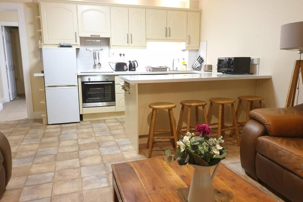 Large 3 Bed, Galway City Centre Daire Dış mekan fotoğraf